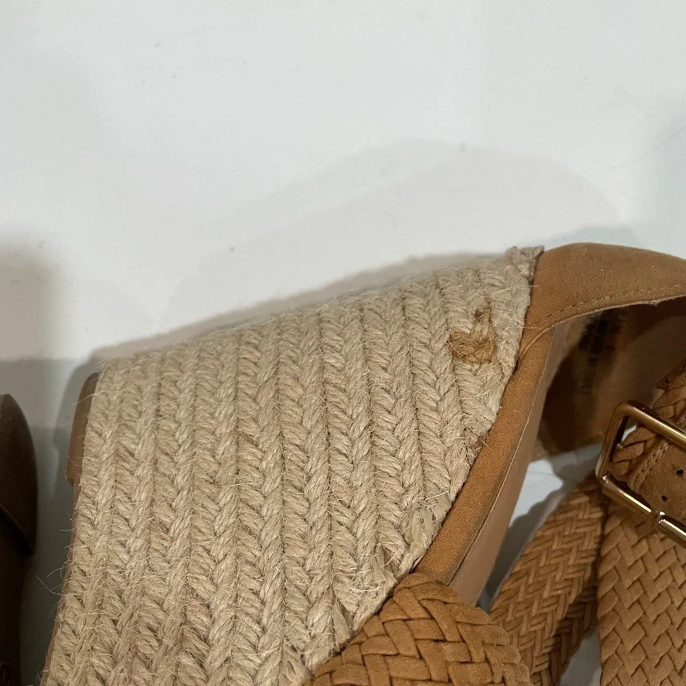 CHARLOTTE RUSSE tan braided open toe platform wedge size 8